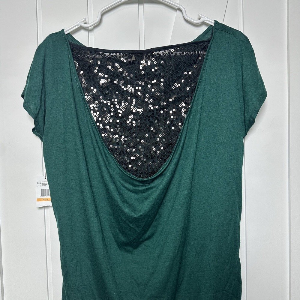 Jessica Simpson Women's Green Top Short Sleeve Sequins Back Size Small NWT - Picture 6 of 9